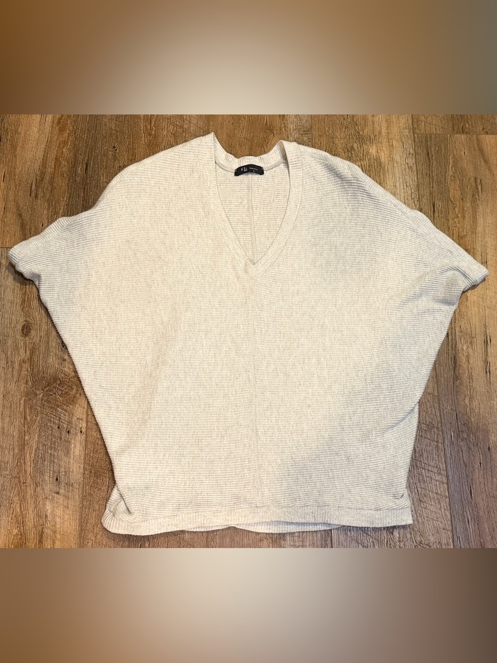 Women’s Light Gray Top
